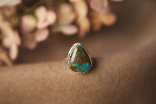 Teardrop Turquoise Statement Ring // Size 6.75